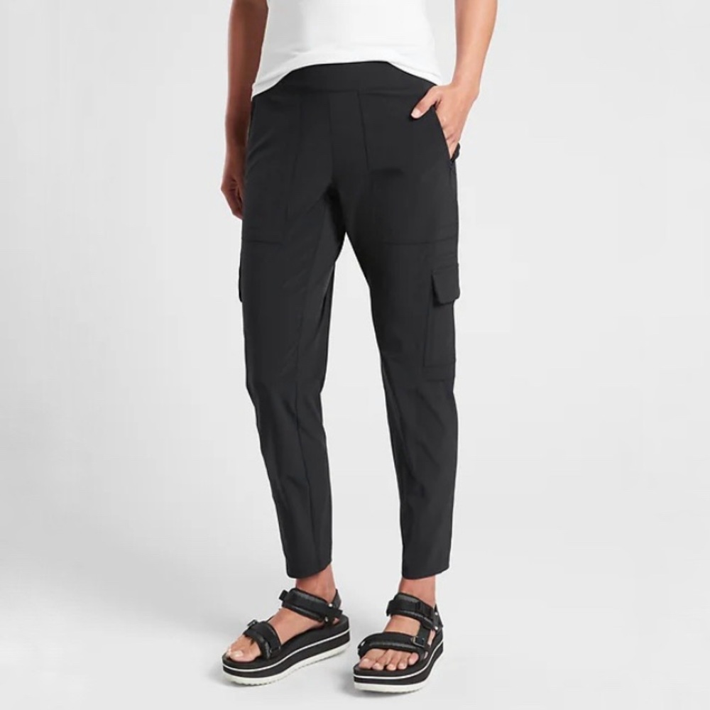 Athleta Black Chelsea Cargo Pants Size 8 Pockets Hiking Garden Girl Travel